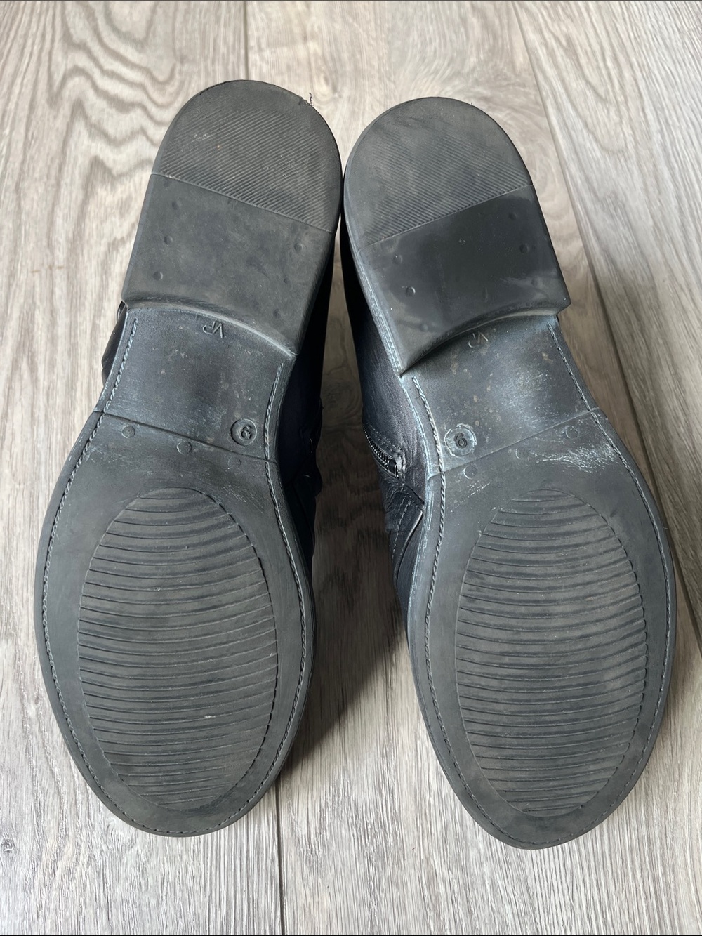 Miz Mooz Lenard Black Leather Zipper Ankle Boots Size 9 - Picture 7 of 10